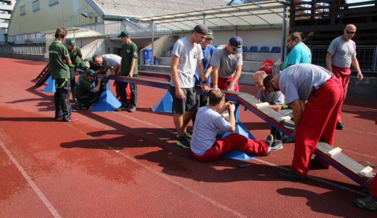 Přípravy na šampionát hasičů.