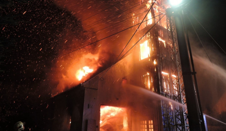 Požár ve Višňové.