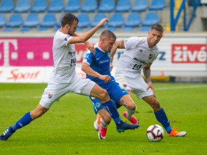 FOTO: Slovan počtvrté v sezoně remizoval. O body obral rozjetý Baník