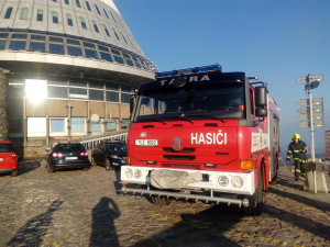 Na Ještědu opět hořelo.