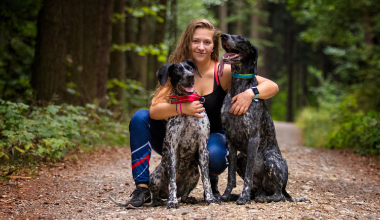 Adriana Švecová s částí své smečky