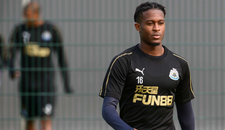 Rolando Aarons.