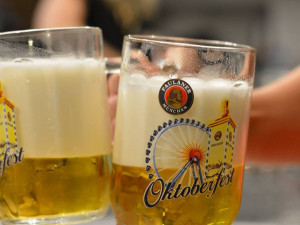 SOUTĚŽ: Oktoberfest ve Šnytu se blíží. Zajděte si na tuplák na účet Drbny