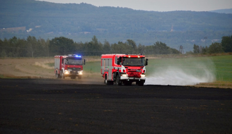 Rozsáhlý požár pole v Polsku.
