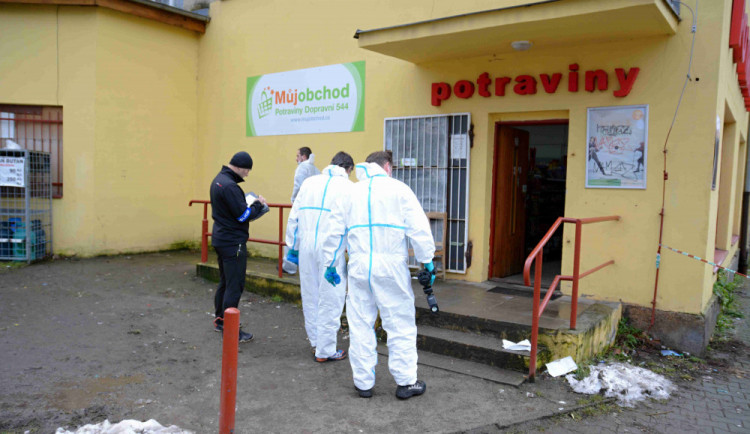 Vrah z večerky předstíral, že je oběť.