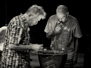 David Vávra ladí scénu pro hru Sialská trojčata