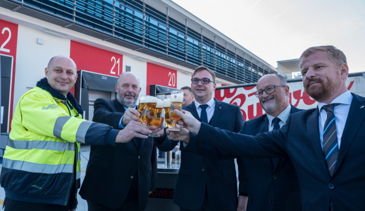 VIDEO/FOTO: Budvar si dal ke 123. narozeninám dárek. Logistické centrum za 750 milionů korun