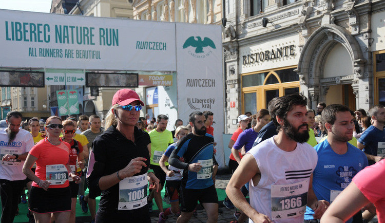 FOTO: Městem proběhlo dva a půl tisíce běžců. Konal se první ročník závodů RunCzech