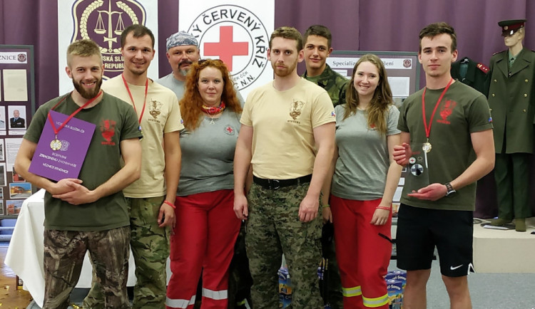 Vítězové ze Systemy s pořadateli závodu.