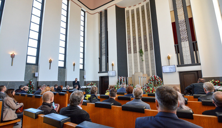 Liberec od července provozuje krematorium sám. Do oprav už město dalo deset milionů
