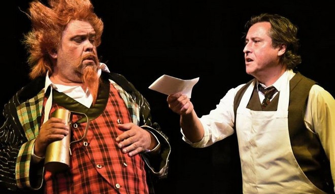 Včera zemřel herec a fotbalový rozhodčí Zdeněk Nádeník (vpravo)