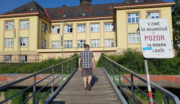 Lávka u krajského úřadu před zahájením oprav