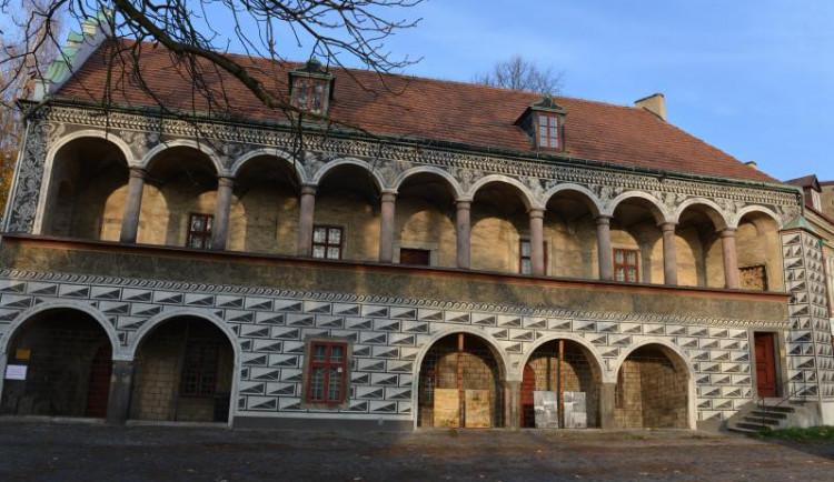 Červený dům je významnou památkou na Českolipsku