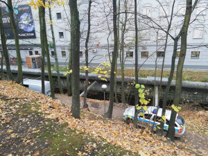 V korytě Nisy ležela mrtvola.