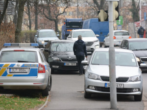 V korytě Nisy ležela mrtvola.
