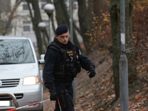 V korytě Nisy ležela mrtvola.