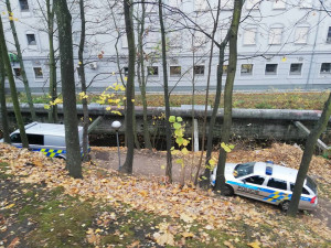 V korytě Nisy ležela mrtvola.