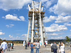 Zloděj řádil na stavbě vodojemu v Ohrazenicích. Ukradl ocelové profily a patky