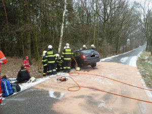 U Bílého kostela havaroval osobní automobil.