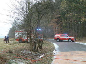 U Bílého kostela havaroval osobní automobil.