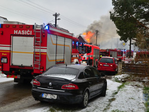 FOTO: V Chrastavě hořel další objekt, tentokrát rodinný dům