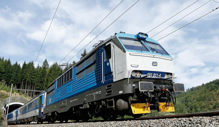 Od neděle přibudou vlakové spoje zejména na Českolipsku, ale i do vánočních Drážďan