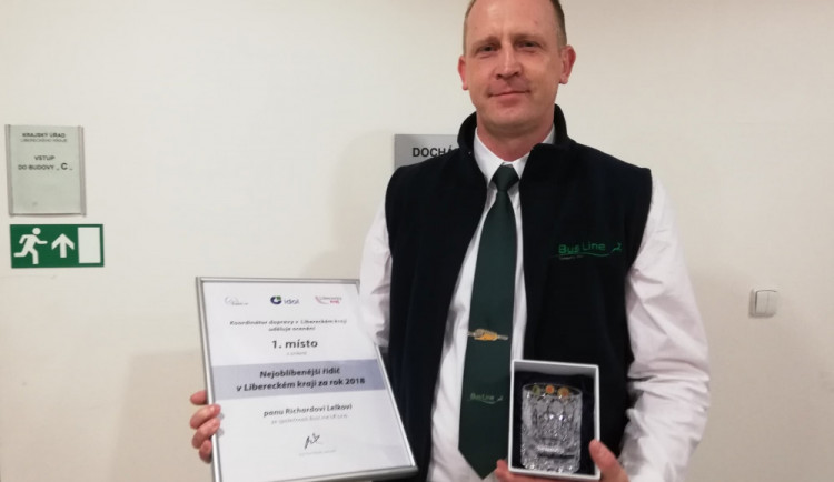 Richard Lelek se stal nejoblíbenějším řidičem autobusu.