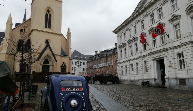 Přípravy na natáčení seriálu World on Fire