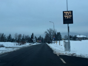 Meteohlásky varují řidiče před nástrahami počasí. Město na ně získalo dotaci