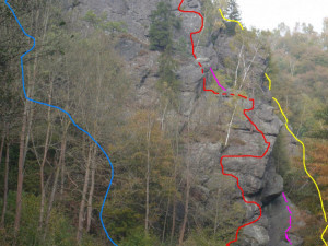 Nová trasa na Vondí bráně je vyznačena žlutou barvou