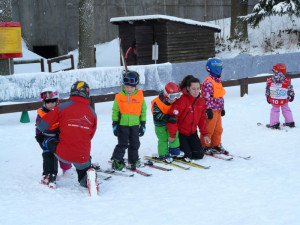 Ať to sviští i těm nejmenším, Víkendová lyžařská škola na Ještědu se opět otvírá