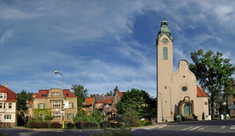 Kostel Povýšení sv. Kříže v Jablonci nad Nisou