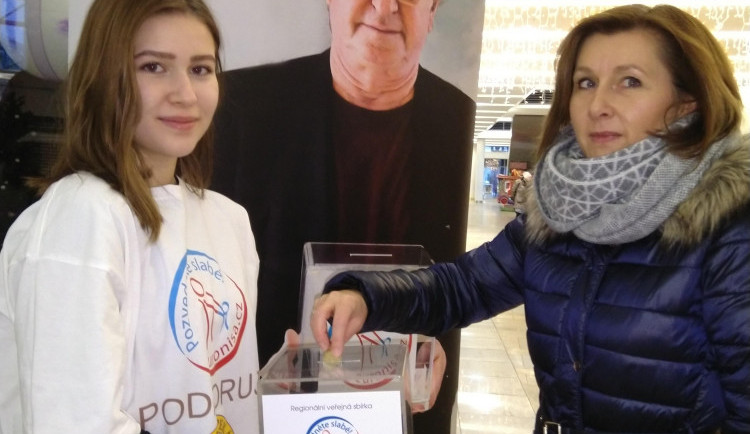 Sbírka Pozvedněte slabé!