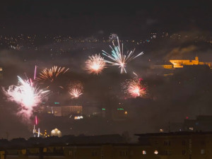 VIDEO: Silvestrovské ohňostroje zamořují vzduch ve velkých městech, ukázala analýza