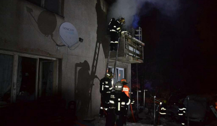 Noční požár rodinného domu