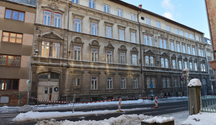 Poškozenou školu v Jablonci chce Liberecký kraj za skoro sto milionů opravit