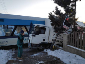 Srážka vlaku s nákladním vozem