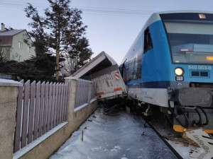 Srážka vlaku s nákladním vozem