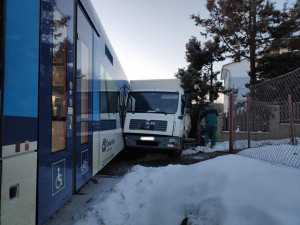 Srážka vlaku s nákladním vozem