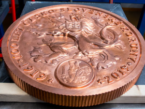 Měděný prototyp zlaté mince.