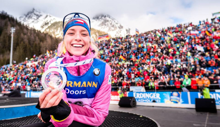 Markéta Davidová si dnes vyjela stříbro v závodě s hromadným startem