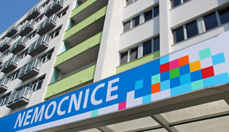 Kraj půjčí českolipské nemocnici 50 milionů, ale jen na půl roku