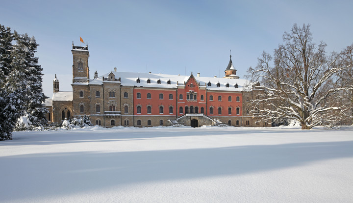 Sychrov je otevřený i v zimě.