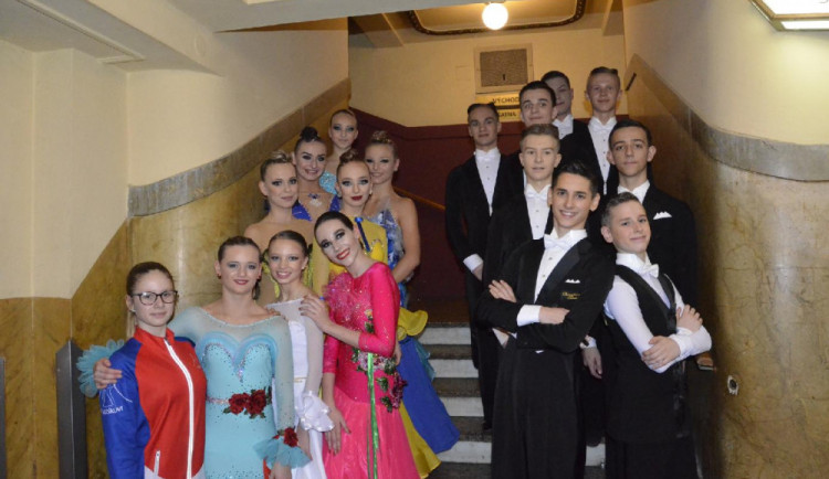 Tanečníci z TK Koškovi Liberec obstáli na domácím šampionátu ve standardních tancích