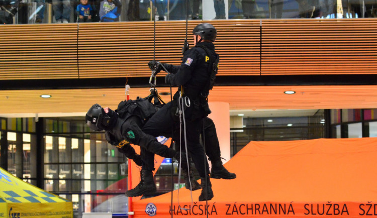 FOTO/VIDEO: Policie, hasiči i záchranáři v Šantovce. Druhý víkend Hrdinů regionu se blíží