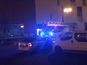 Hasiči právě zasahují v OC Forum