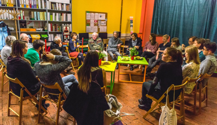 Minulá akce Parlamentu mladých ve V-Klubu