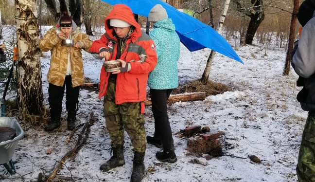 Snídaně v trávě.