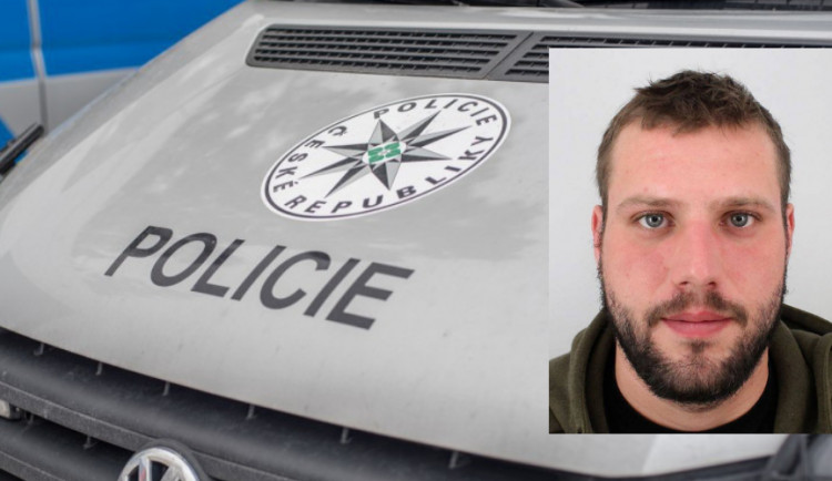 Kriminalisté pátrají po sedmadvacetiletém muži, který má na svědomí trestnou činnost