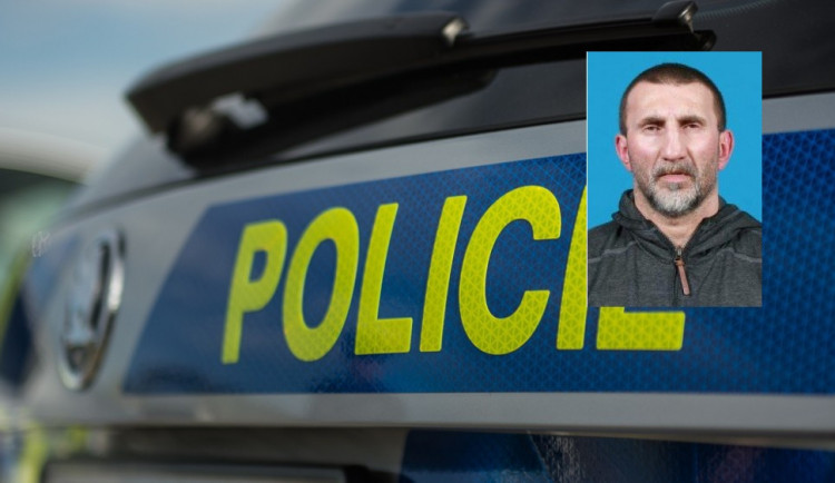 Po muži na fotografii pátrají policisté.